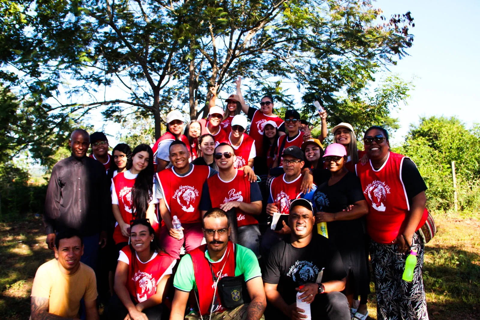 Voluntários tirando foto